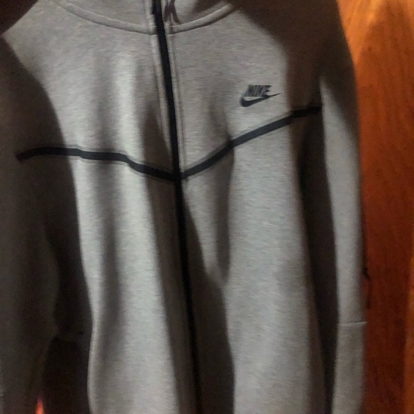 Nike tech - Picture 2 of 3